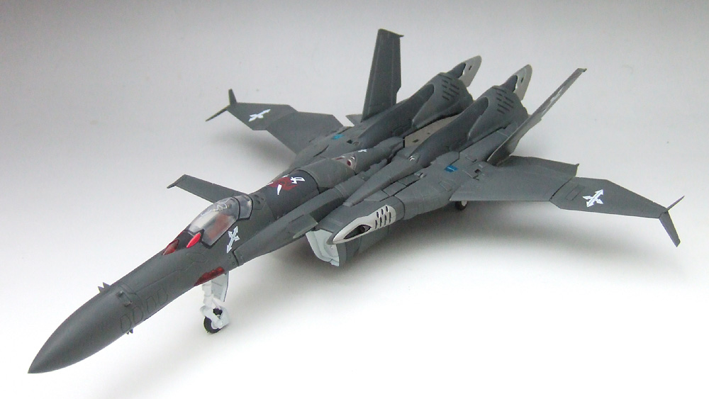 やまと 1/60 完全変形SV-51r イワノフ機 YAMATO マクロスZERO