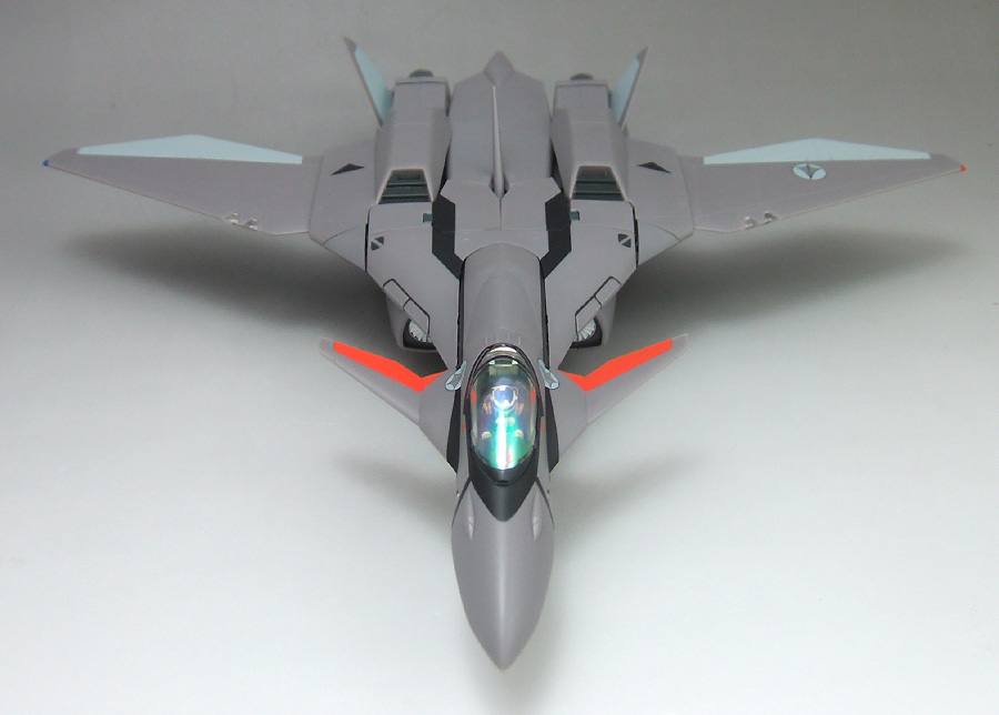 やまと 1/60 完全変形VF-11B with スーパーパック マクロスプラス YAMATO